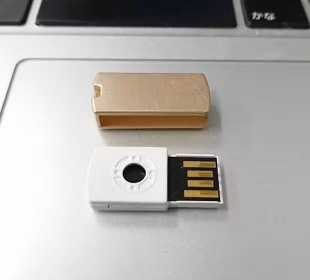 USBメモリのカバー