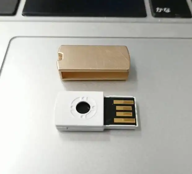 USBメモリのカバー