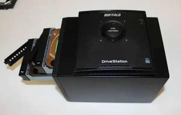 外付けのRAIDケース