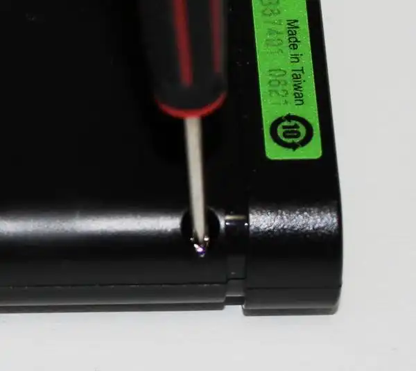 ポータブルHDDの分解