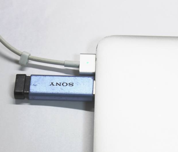 USBメモリー USBメモリー