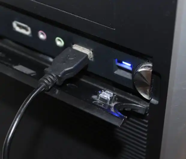 USBコネクタの接続